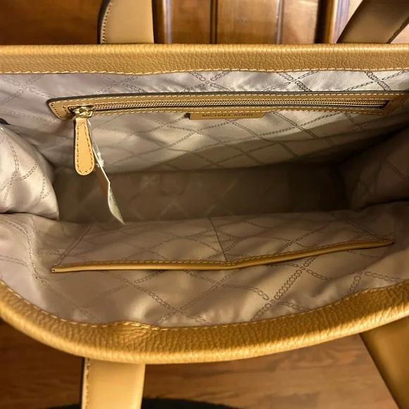 NWT Michael Kors GIGI Caramel Large Logo Jacquard Tote Bag ✨ NWT - Picture 11 of 13